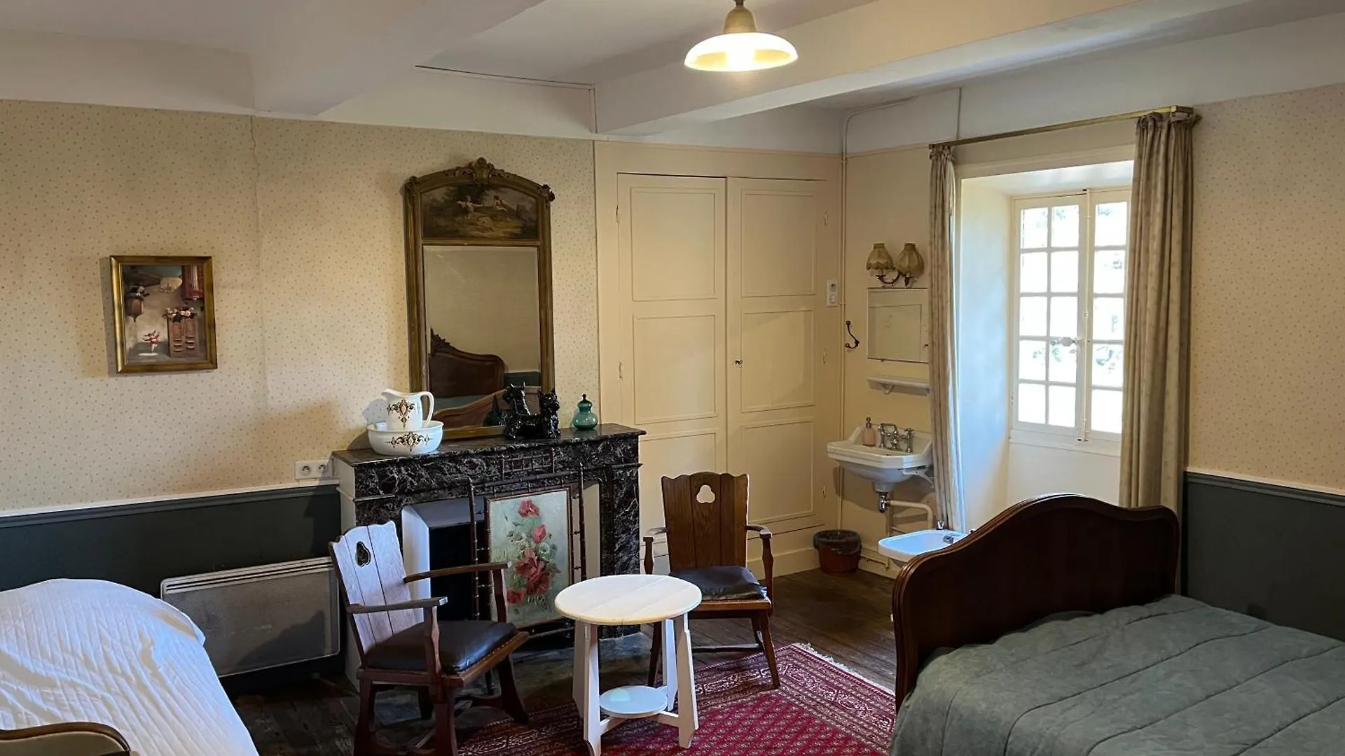 Domaine De L'Amiral Bed & Breakfast Saint-Laurent-du-Pape France
