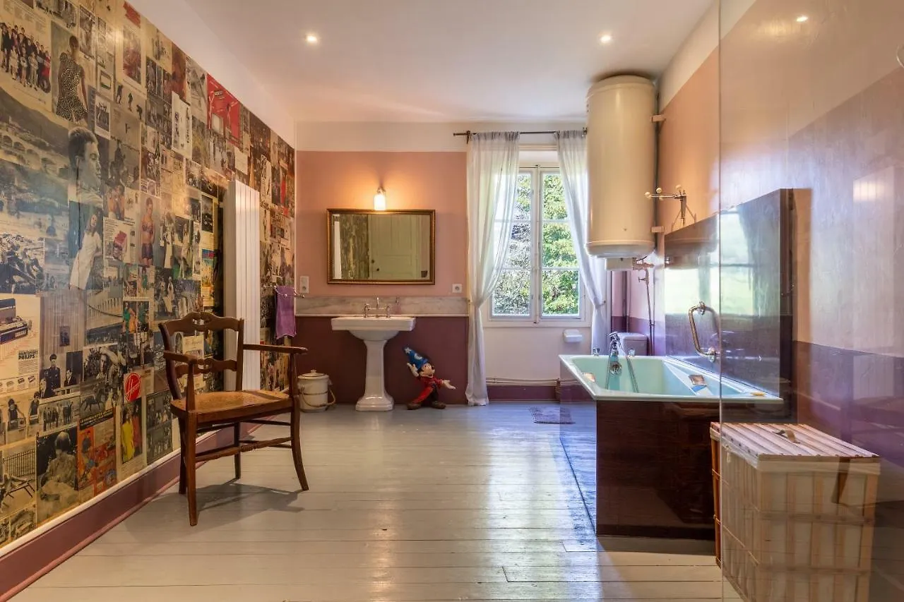 Domaine De L'Amiral Bed & Breakfast Saint-Laurent-du-Pape 3*,  France